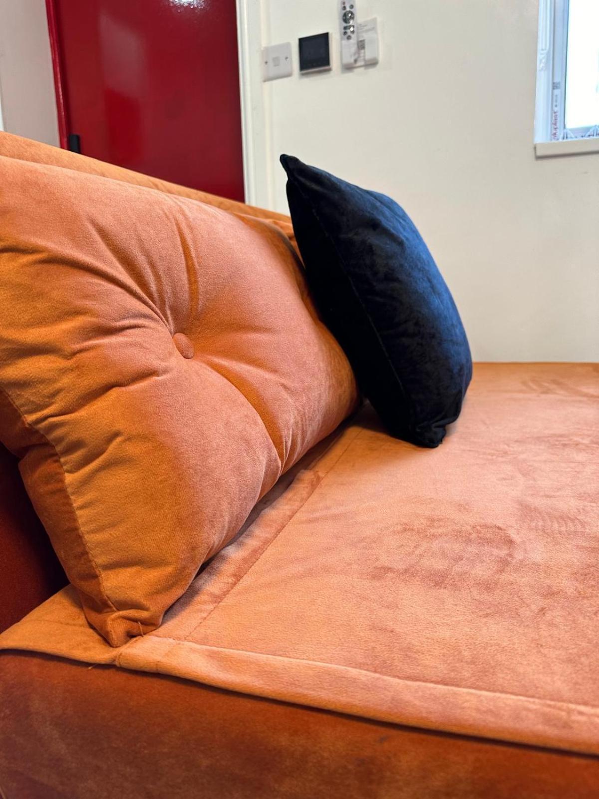 Shm Stays Ensuite Rooms Great For Long Term Stays & Short Stays 15 Min Drive To City Centre & Airport 5 Min Walk To Shops And Train Station 10 Mins To High Street Birmingham Luaran gambar